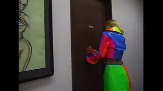 Metro - utihni In me ne - scene 1 Metro - utihni In me ne - scene 1