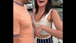 صحنه کامل ریزه اندام شخص ساده و معصوم نوجوان Avi عشق پیچ می شود با دوستان جدید