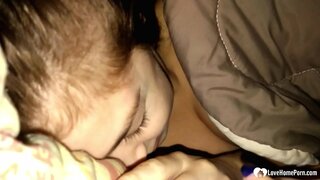 ���িনি woke আপ, তার সতমেয়ে, চুষা তার মোরগ, এবং সে অভিযোগ করা হয়নি.