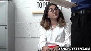 Callie meunang x_x di luhur tabel kantor