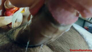 Desi indian gf donant bj al seu bf en una habitació d&#039;hotel amb clara veu hindi